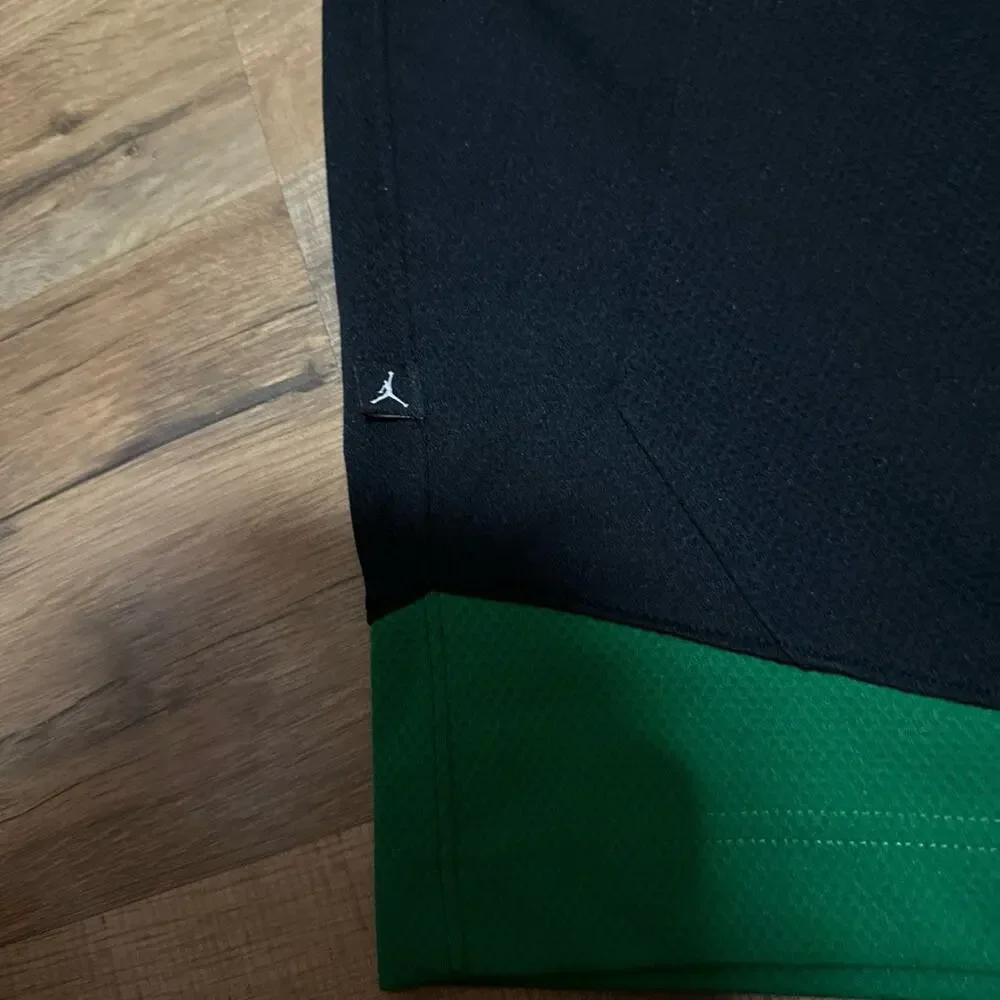 Y2K Air Jordan Green Black Baggy Vintage Basketball Size M 345069-012 Shorts